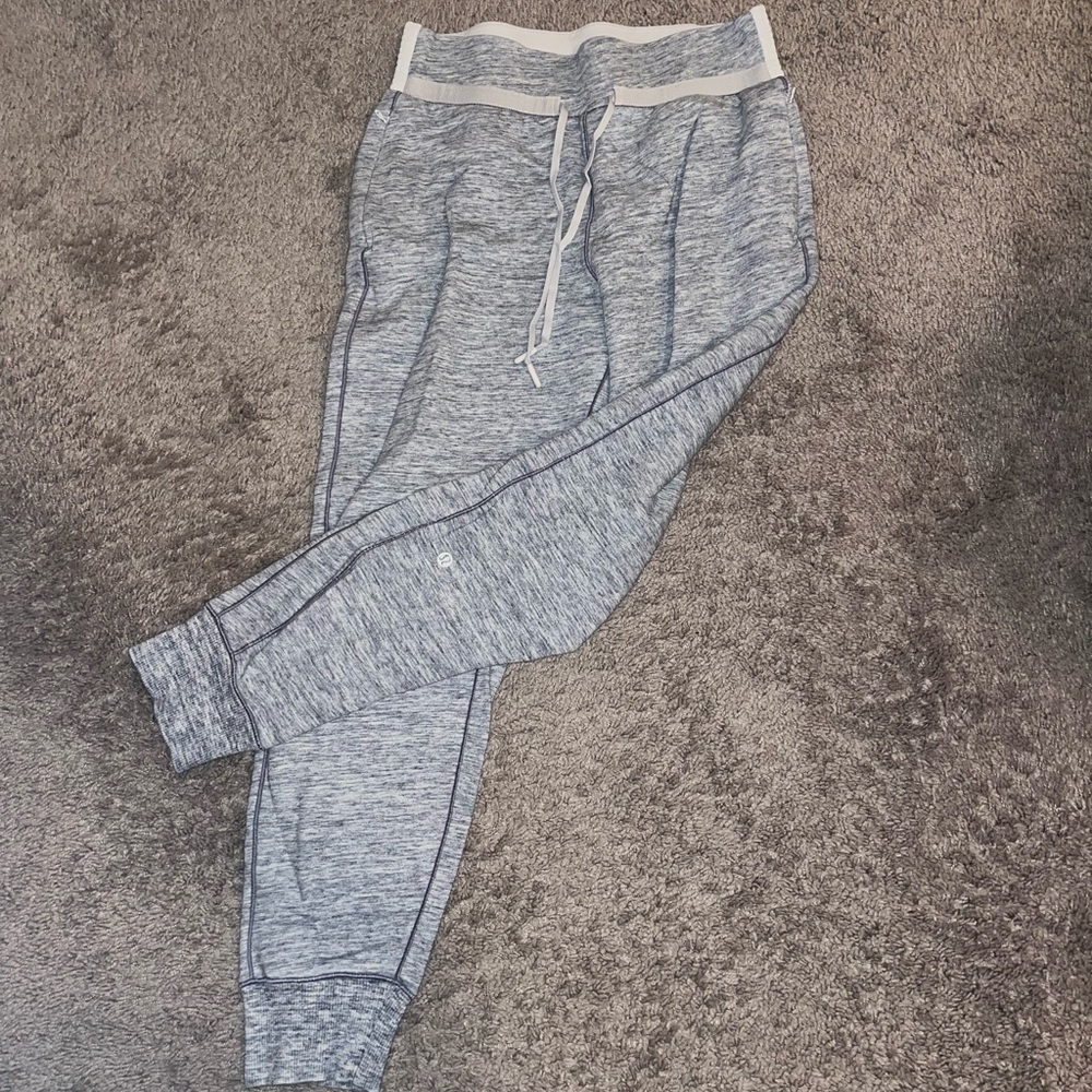 Lululemon Joggers size 10. Grey and white. Zip pockets.
